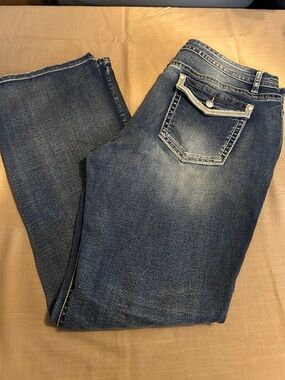NWT Women's Boot Cut Denim Jeans in Medium Distressed Blue